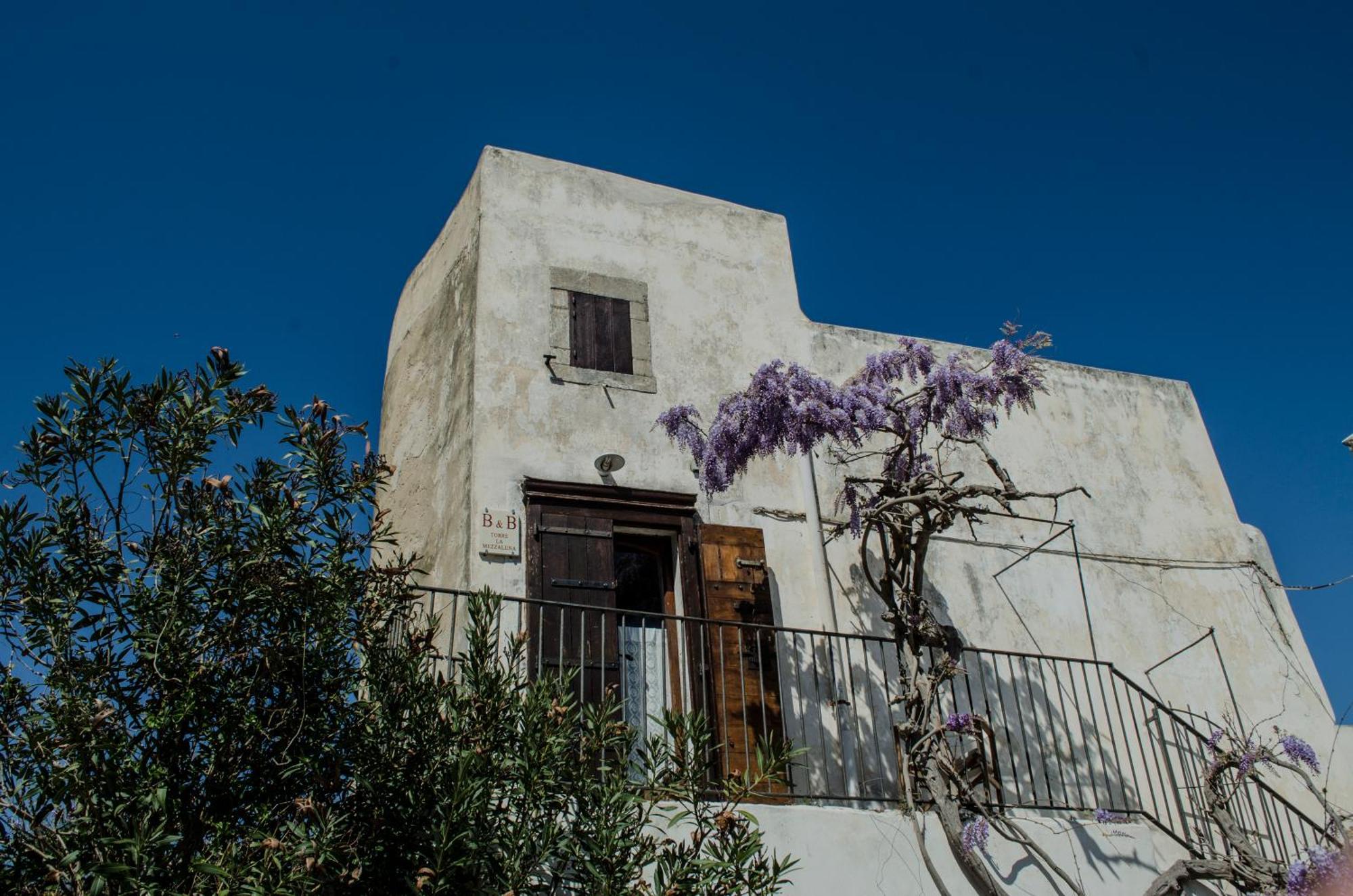 Torre La Mezzaluna Bed and Breakfast Vieste Exterior foto